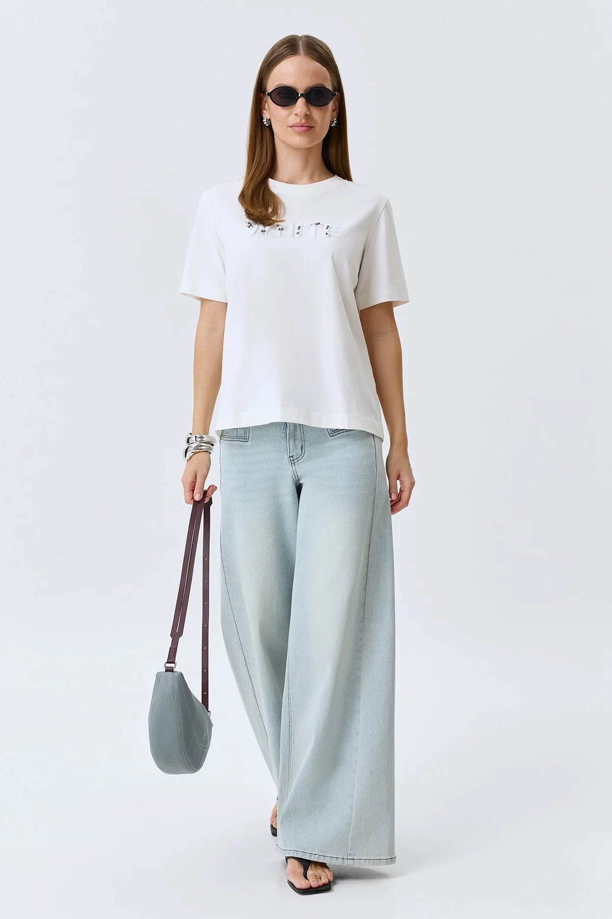 Футболка с объемной вышивкой, 40