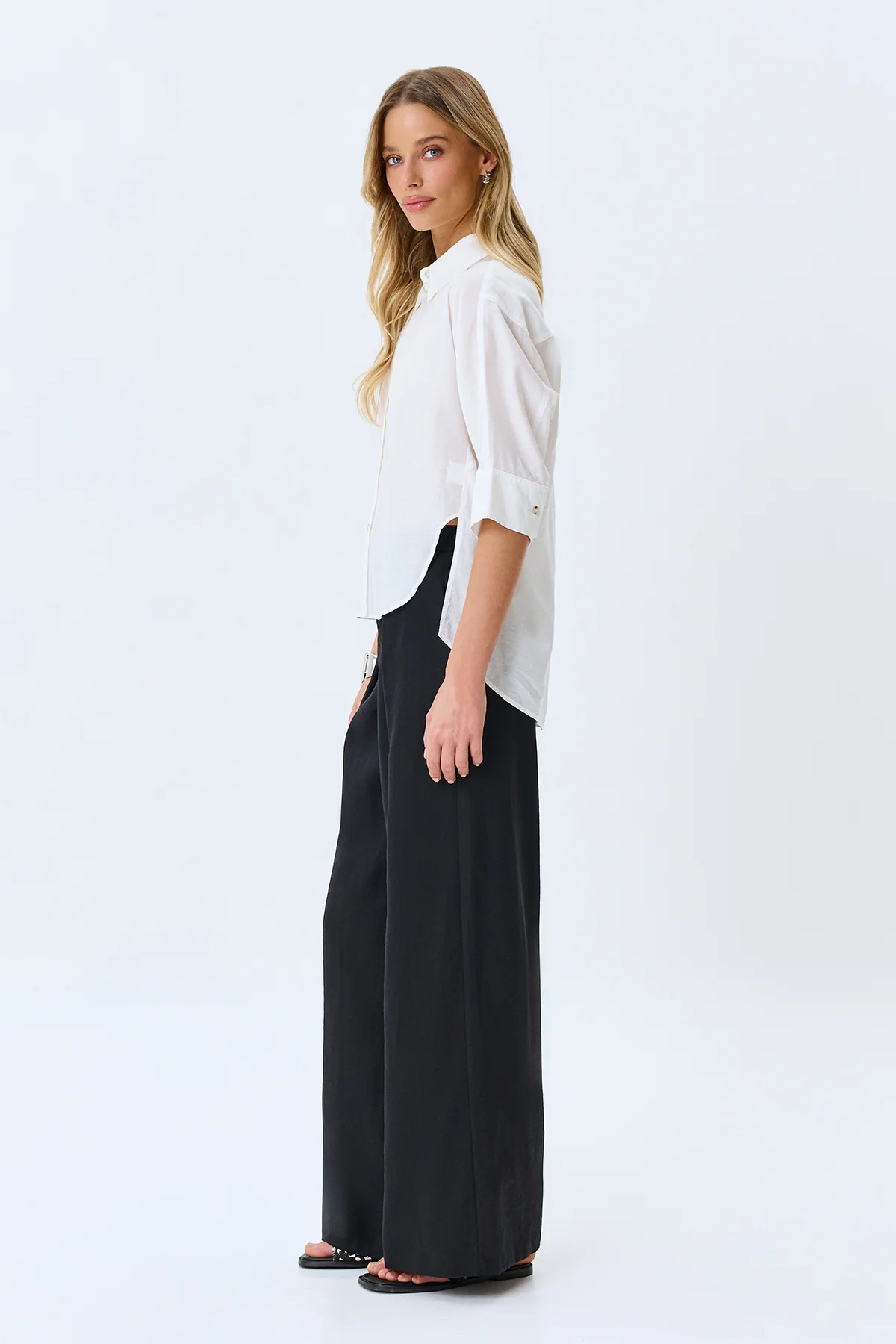 Широкие брюки с акцентным поясом, 48