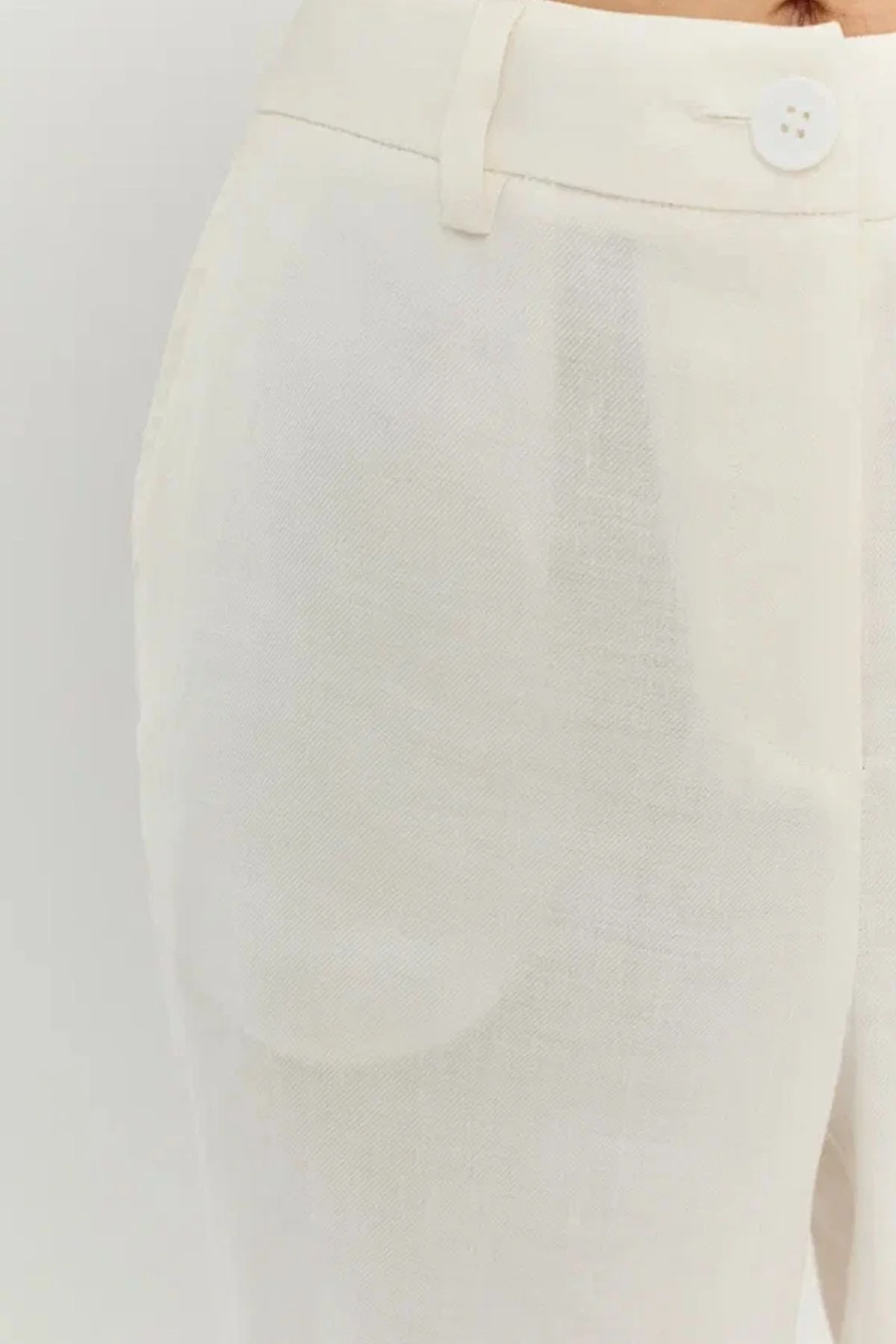 Прямые брюки молочного цвета со шлёвками, 46р