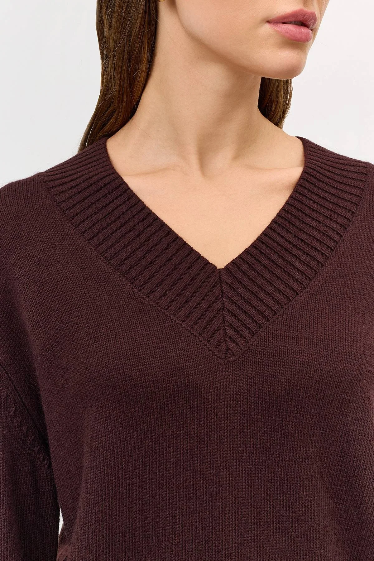 Базовый джемпер с V-образным вырезом, 46