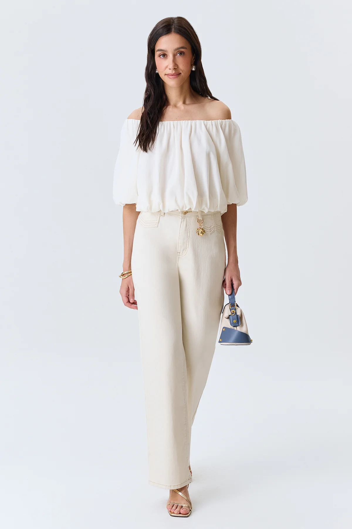 Прямые джинсы с металлическим декором, 50