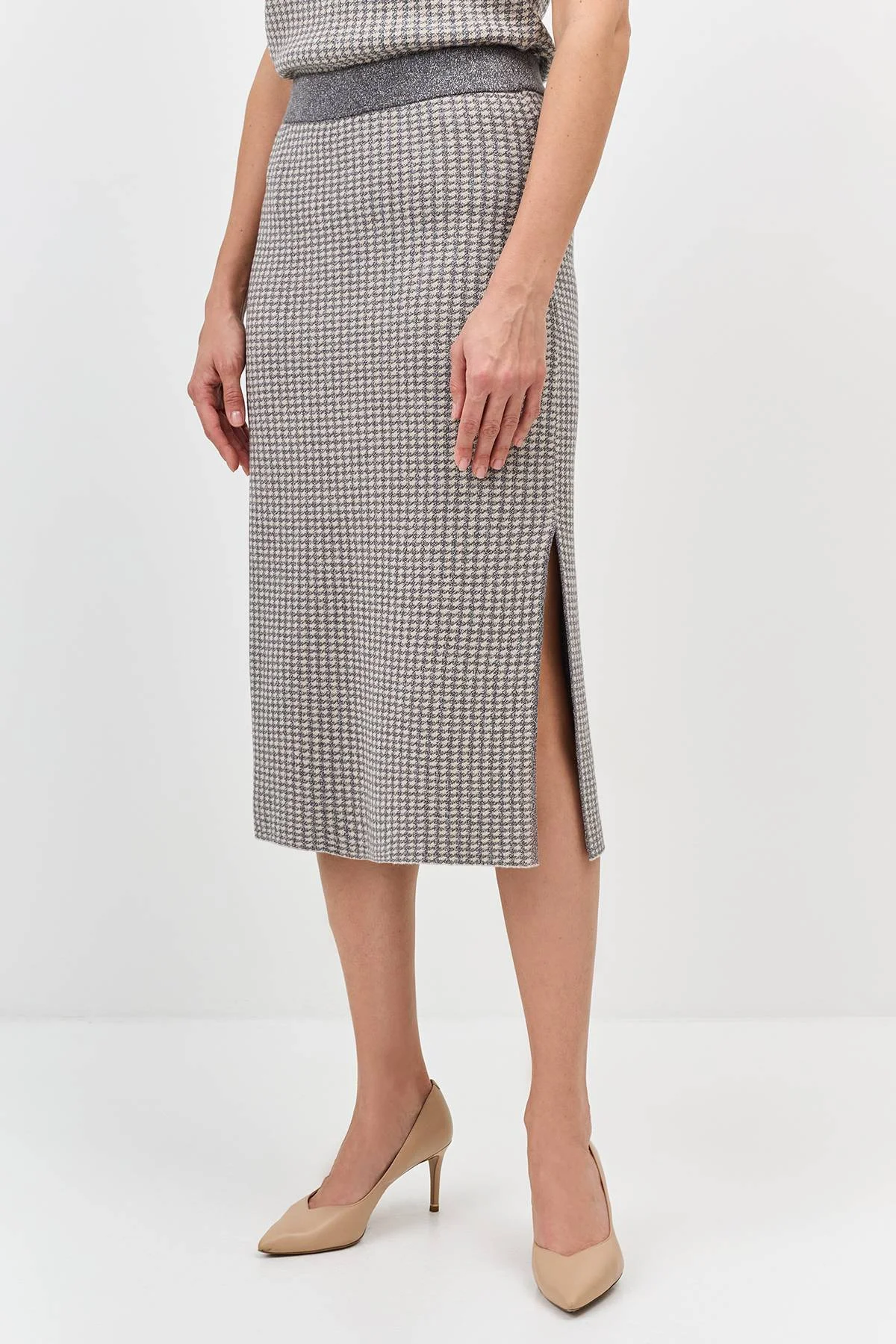 Лимитированая серия из вискозы с рельефным узором и ремнем, 40