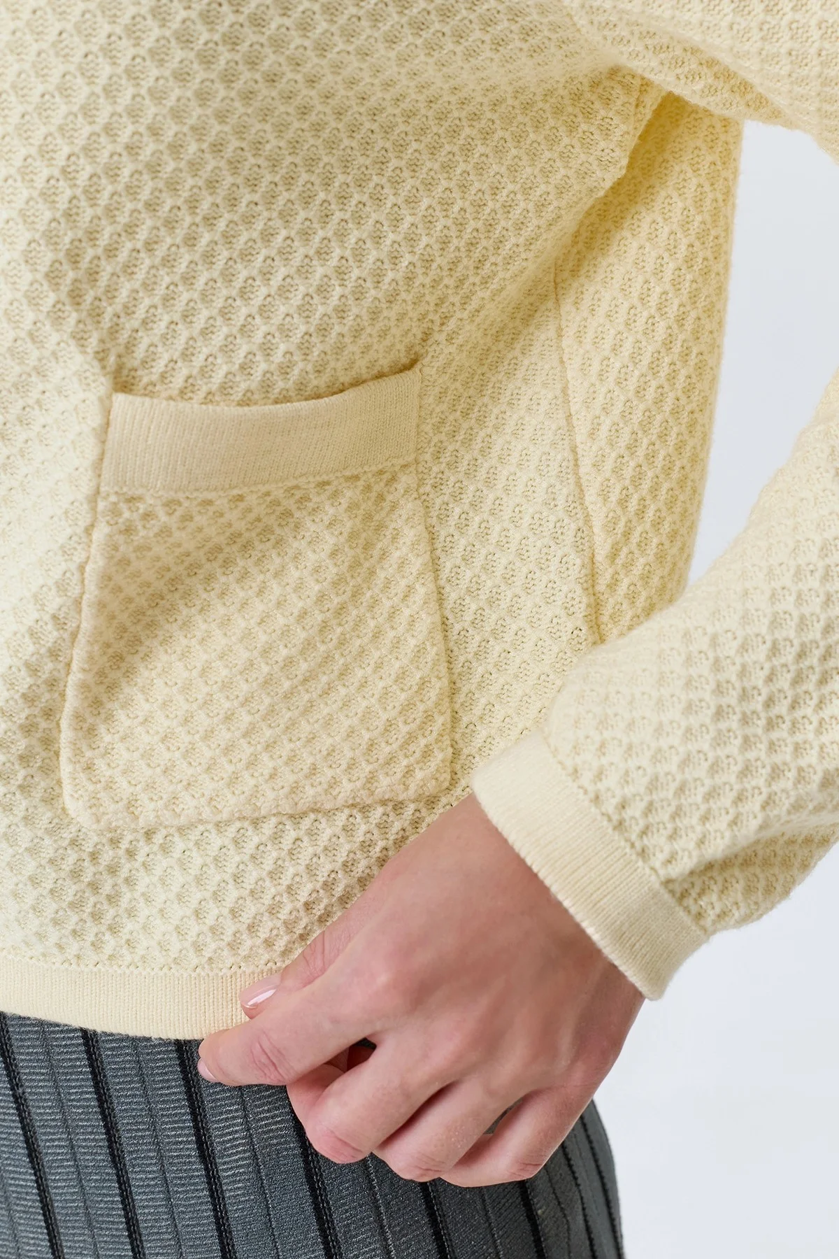 Вязаный кардиган из смесового района, 44