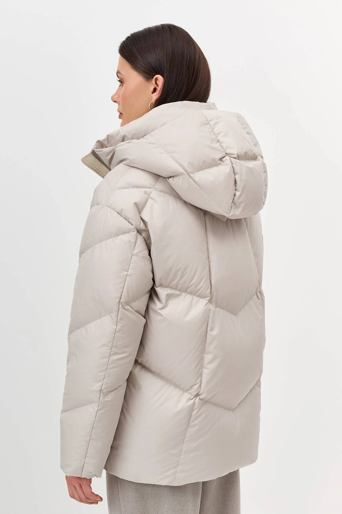 Лимитированная серия  светлая объемная фактурная куртка и палантин, 46