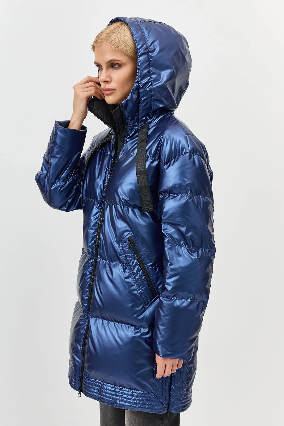 Лимитированная серия Укороченный пуховик с эффектом металликс палантином, 44