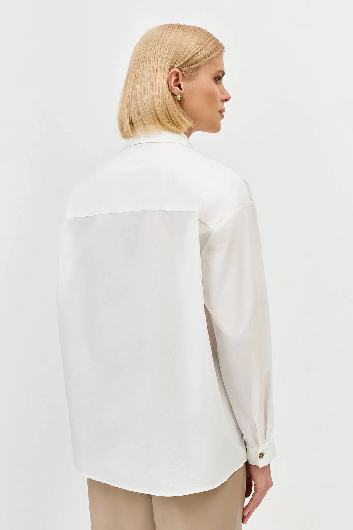 Лимитированная серия Oversize рубашка из 100% хлопка в белом цвете с ремнем, 36