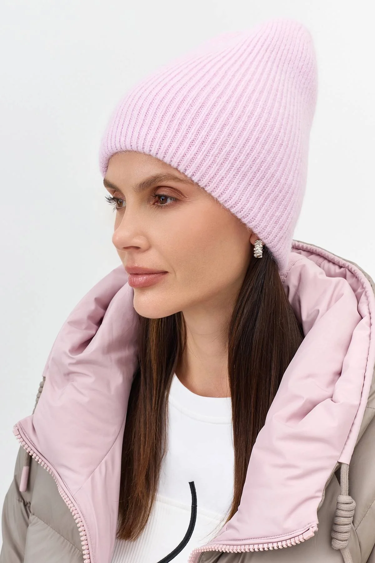 Шапка в тонкий рубчик с декором, One