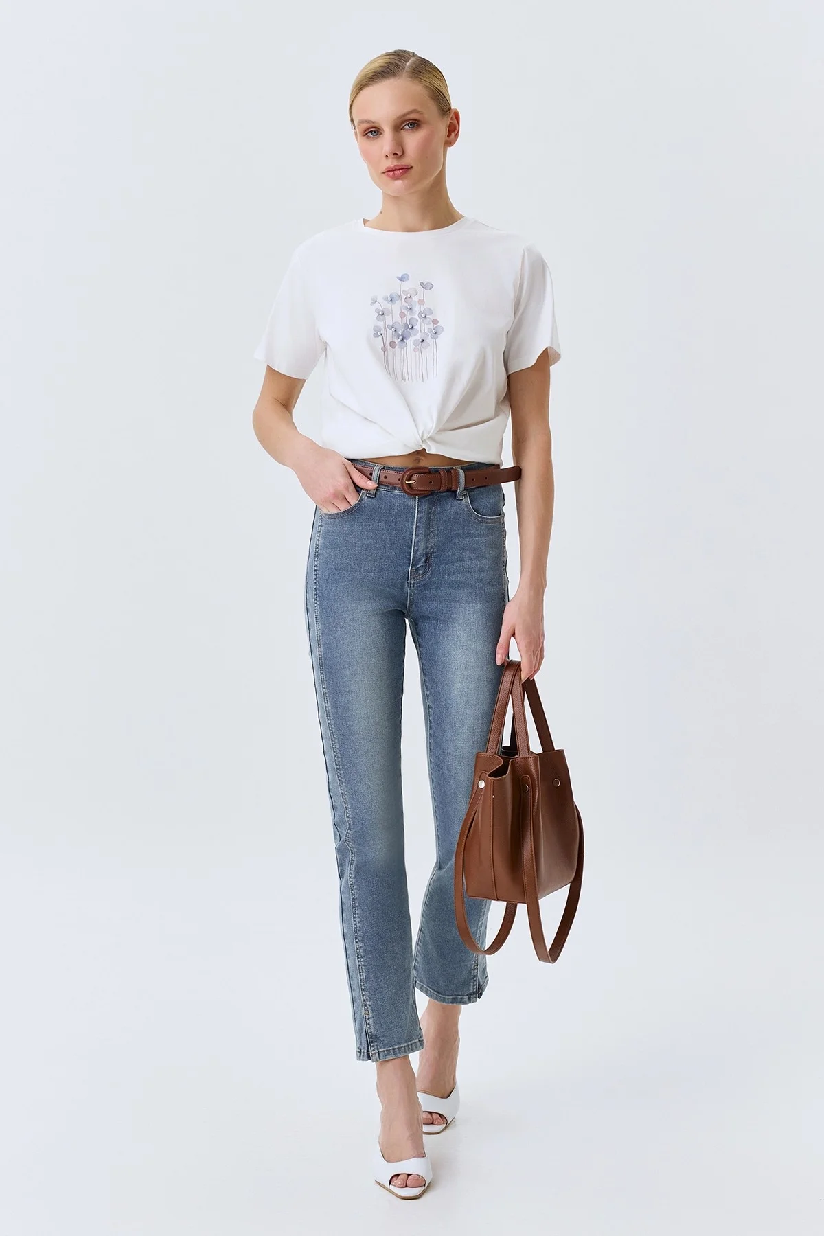 Джинсы slim fit с акцентными швами, 50