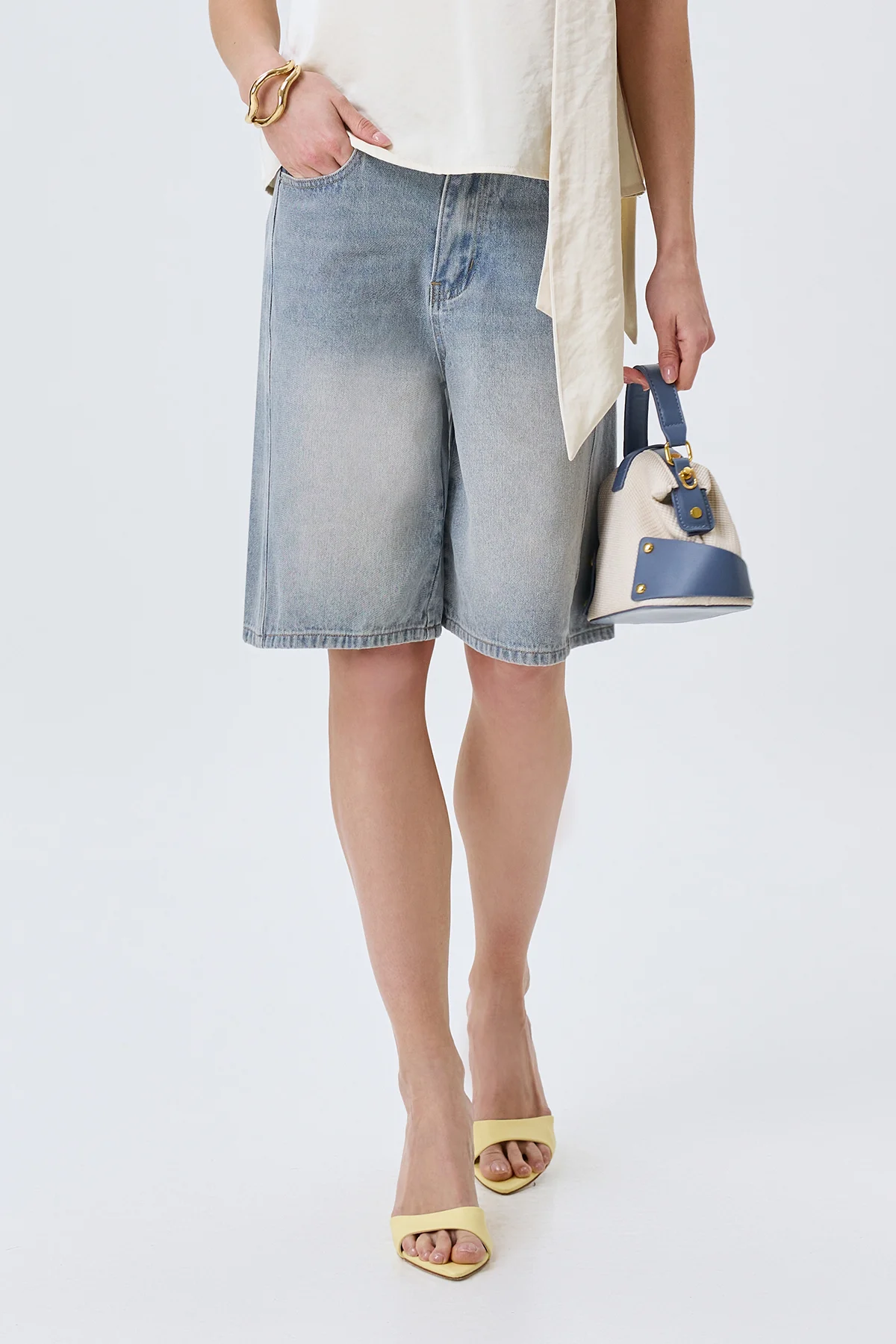 Джинсовые бермуды, 40