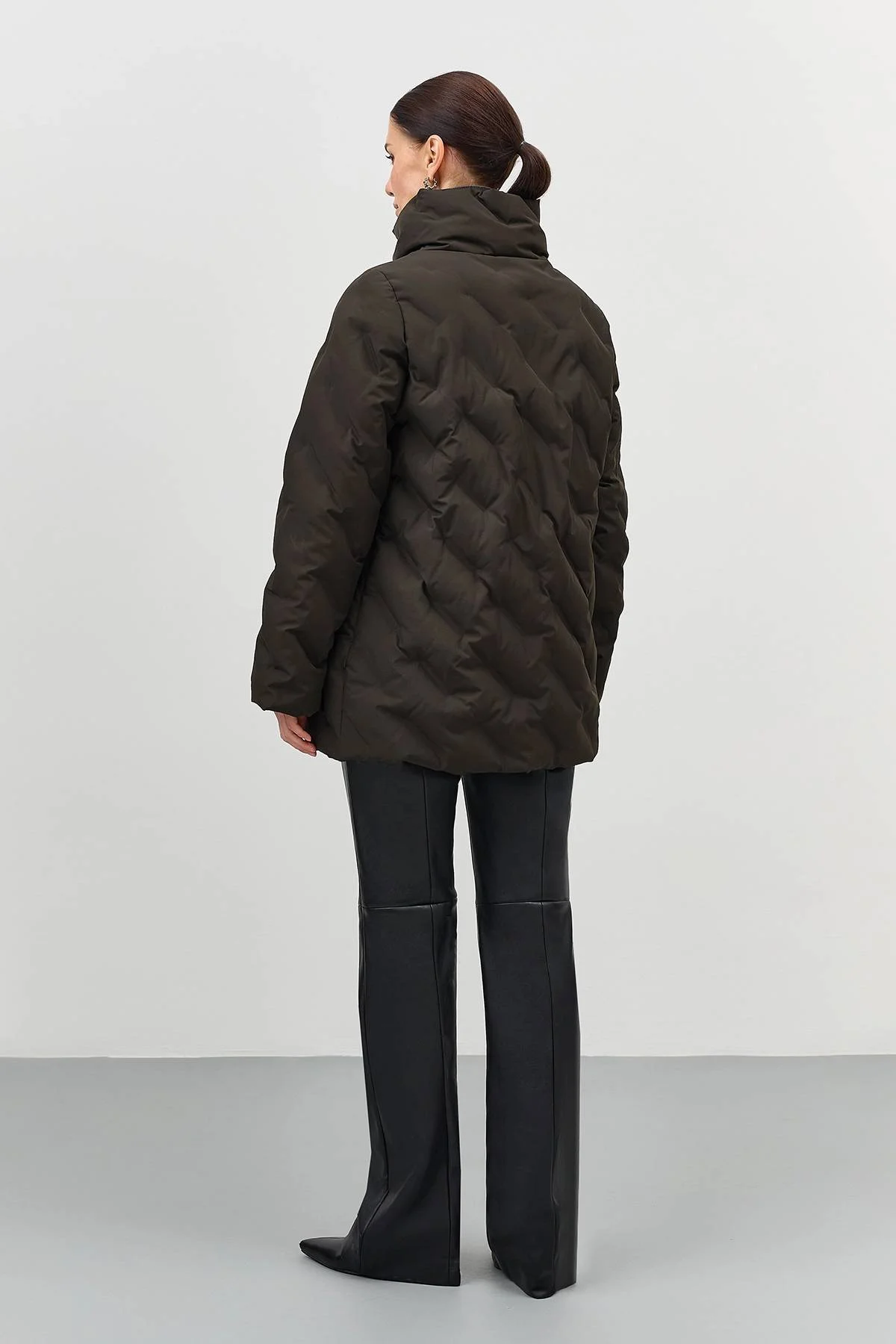 Лимитированная серия куртка с фактурной стежкой и палантин, 42