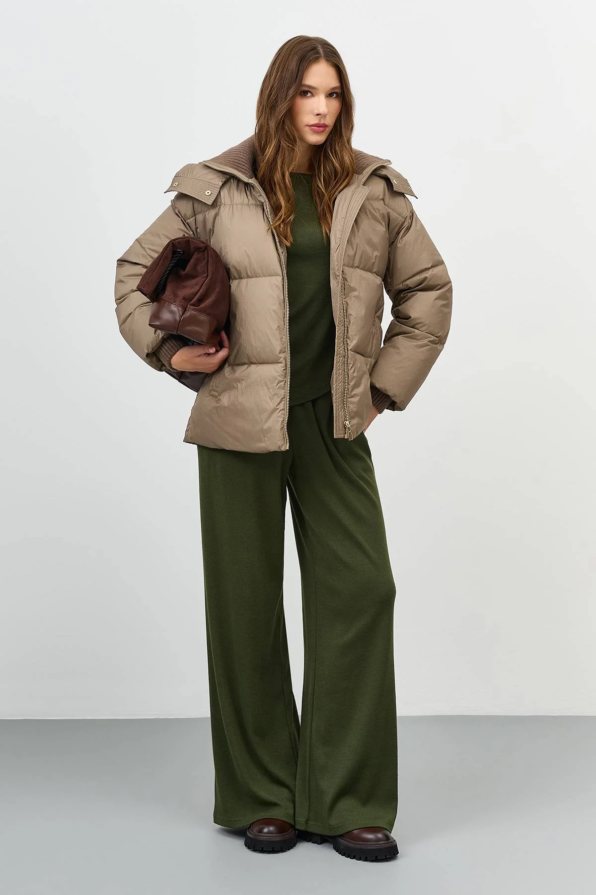 Лимитированная серия Куртка из нейлона с метализированным эффектомс палантином, 50