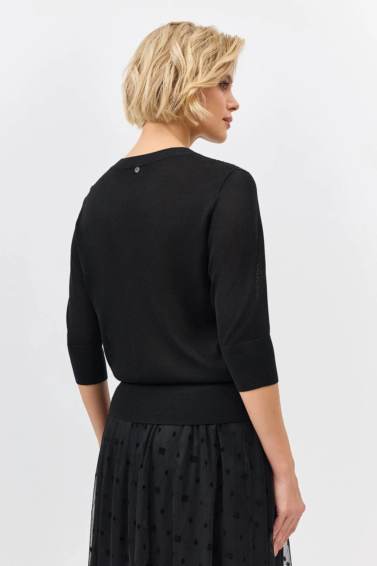 Лимитированная серия джемпер с аппликацией стразами и ремень, 36 Лимитированная серия джемпер с аппликацией стразами и ремень, 36