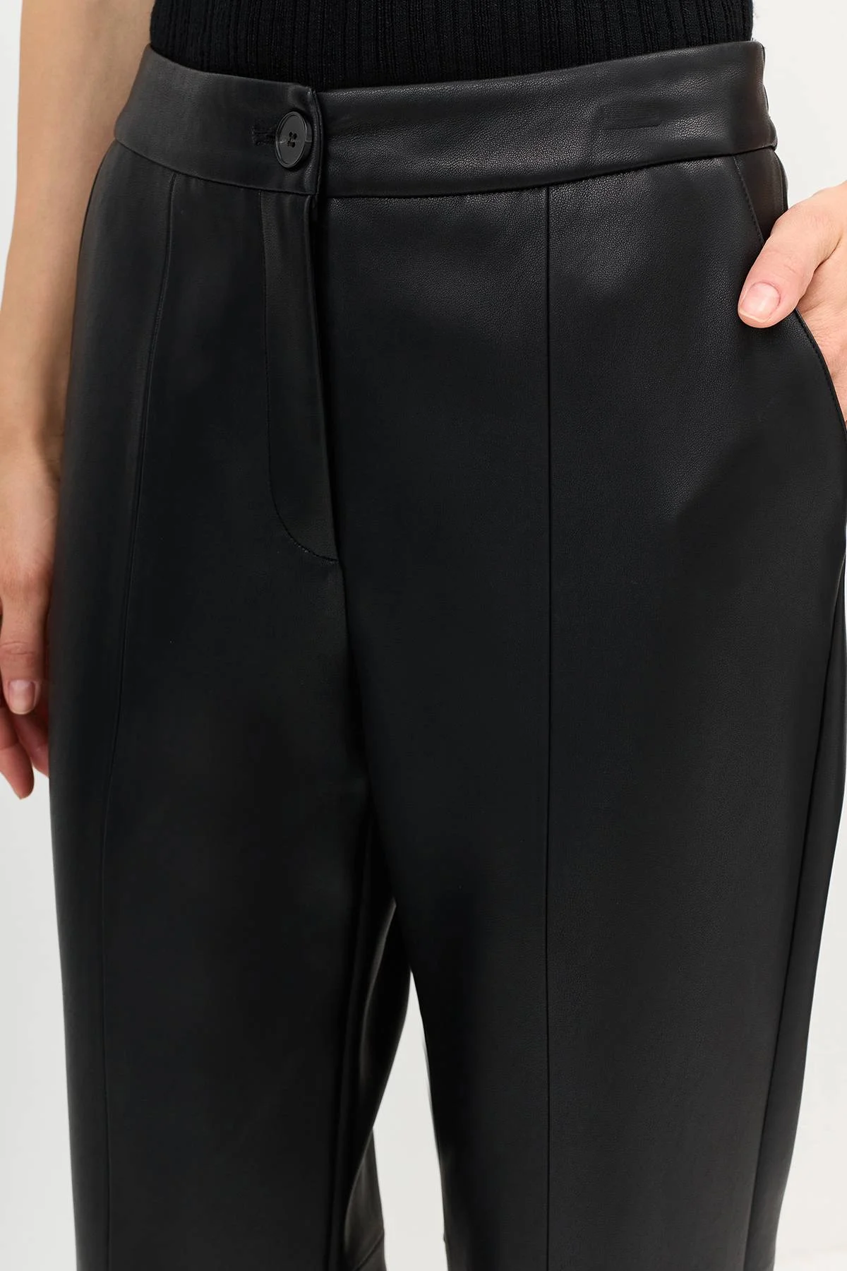 Лимитированная серия брюки в черном цвете с ремнем, 46