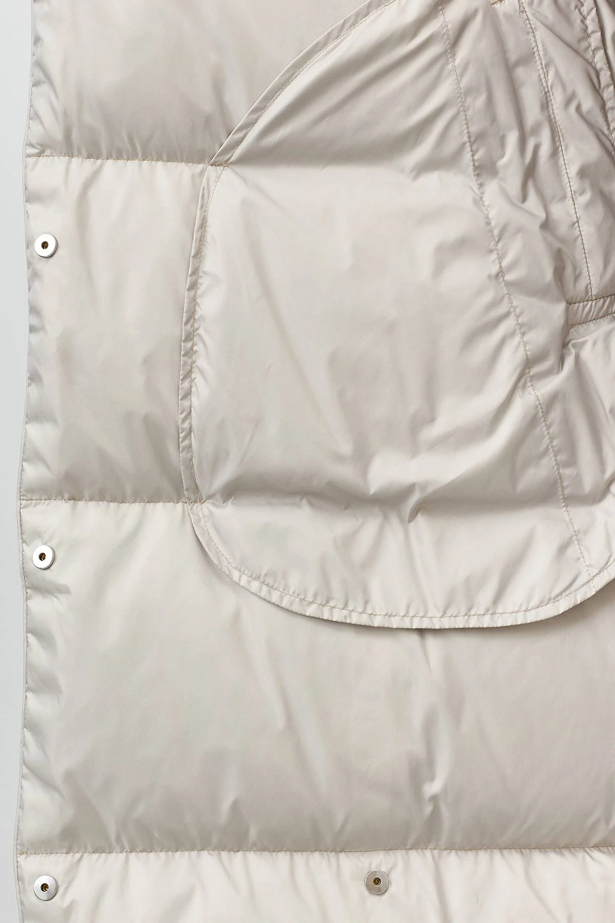 Лимитированная серия пуховик с капюшоном и палантин, 42 Лимитированная серия пуховик с капюшоном и палантин, 42