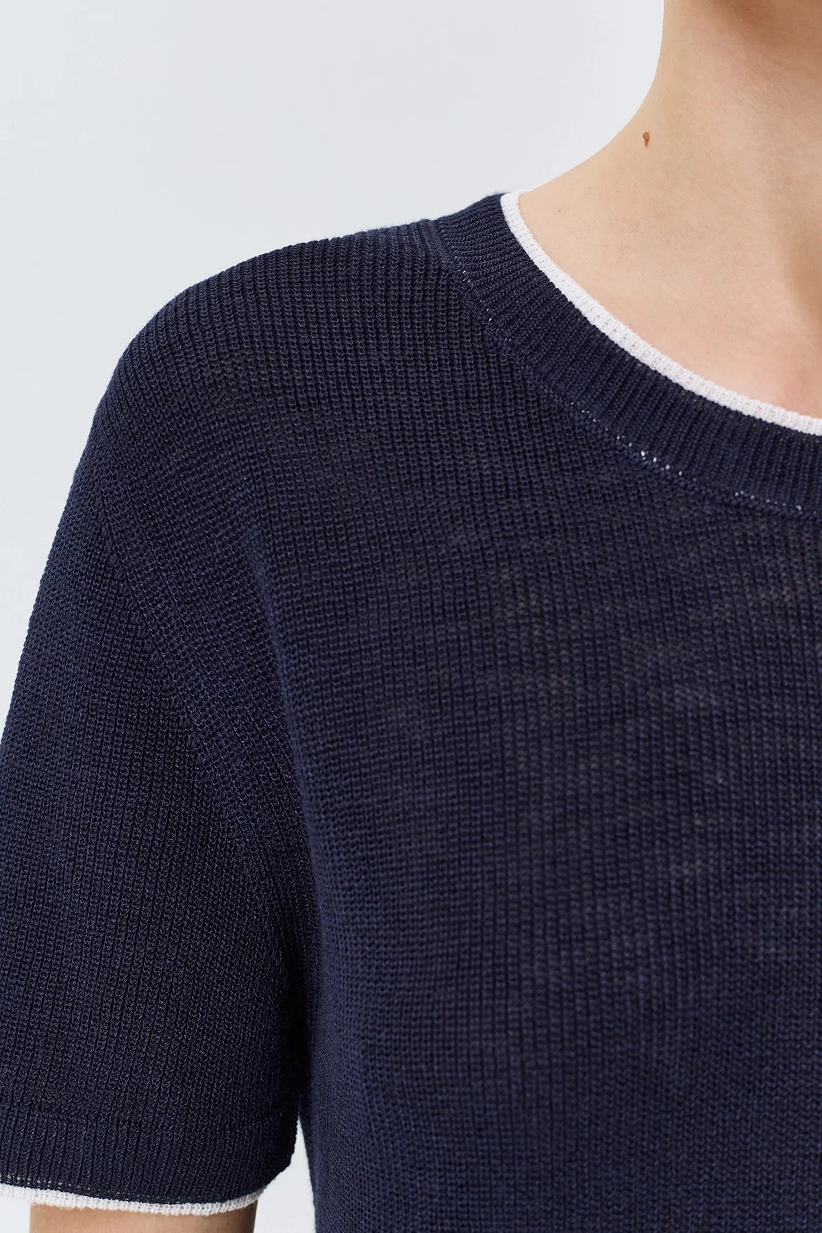 Вязаный джемпер из вискозы прямого силуэта, 42