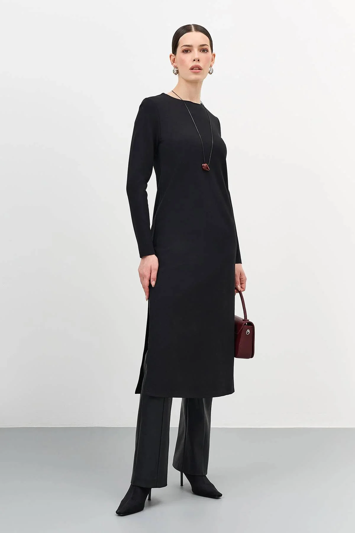 Платье с искрящимися пайетками, 42