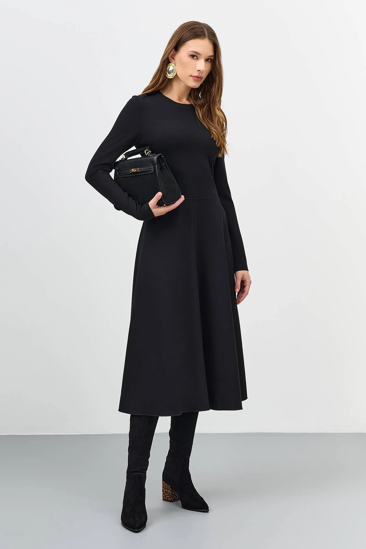 Лимитированная серия приталенное трикотажное платье и ремень, 42