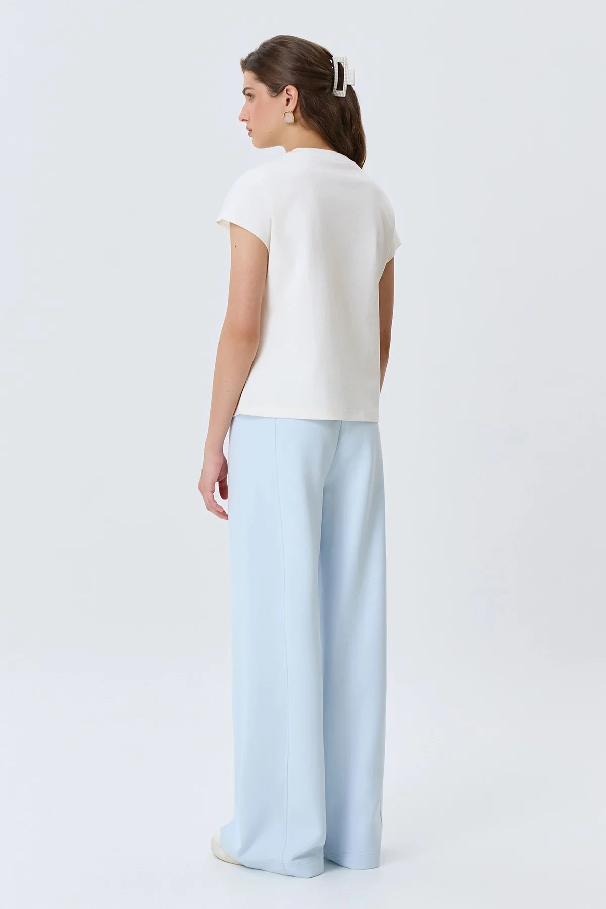 Базовая белая футболка из 100% хлопка, 44