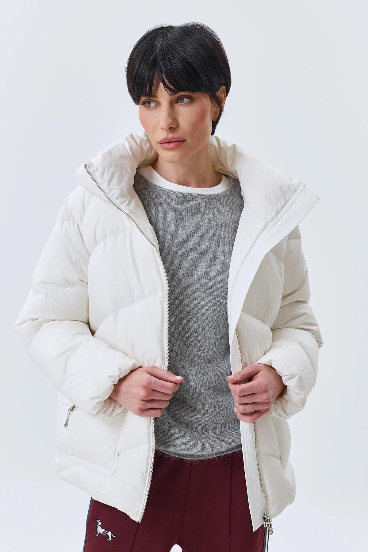 Oversize пуховик белый с деликатным блеском, 46