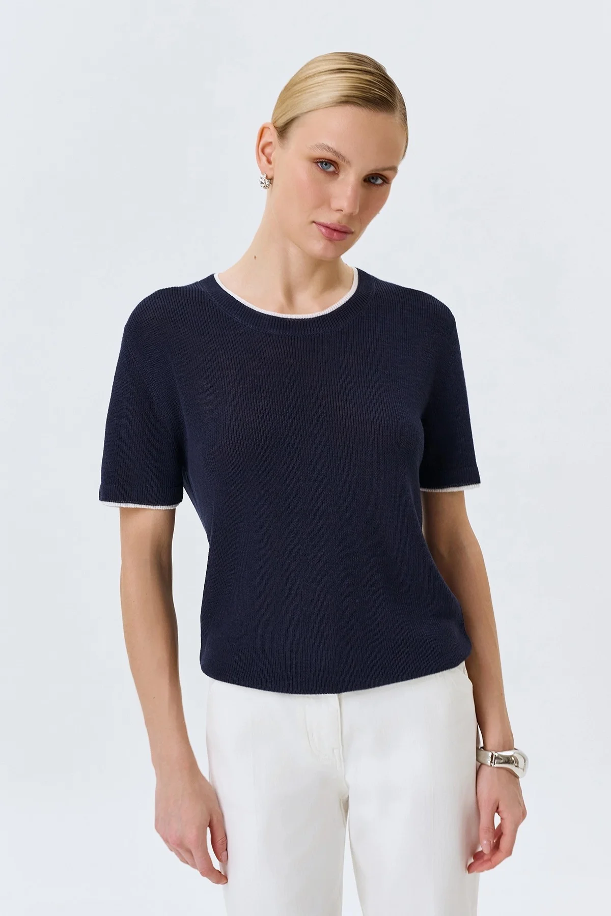 Вязаный джемпер из вискозы прямого силуэта, 42