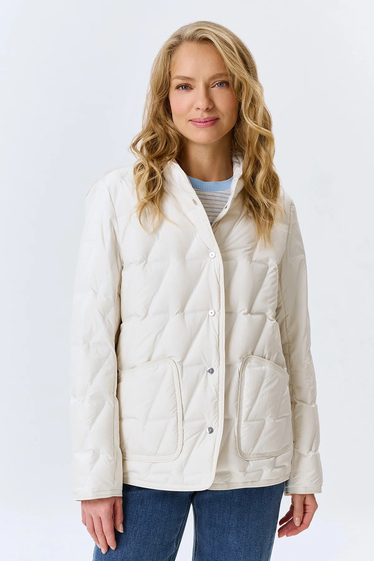 Белая легкая куртка на натуральном утеплителе, 48