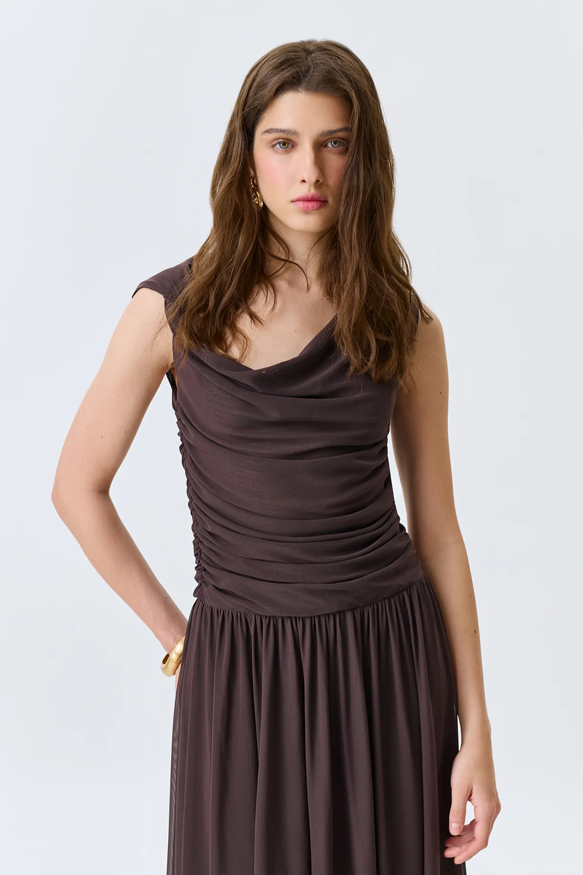 Платье с открытыми плечами, 48