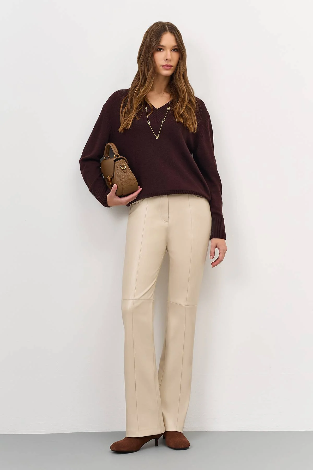 Лимитированная серия базовый джемпер с V-образным вырезом и ремень, 40 Лимитированная серия базовый джемпер с V-образным вырезом и ремень, 40