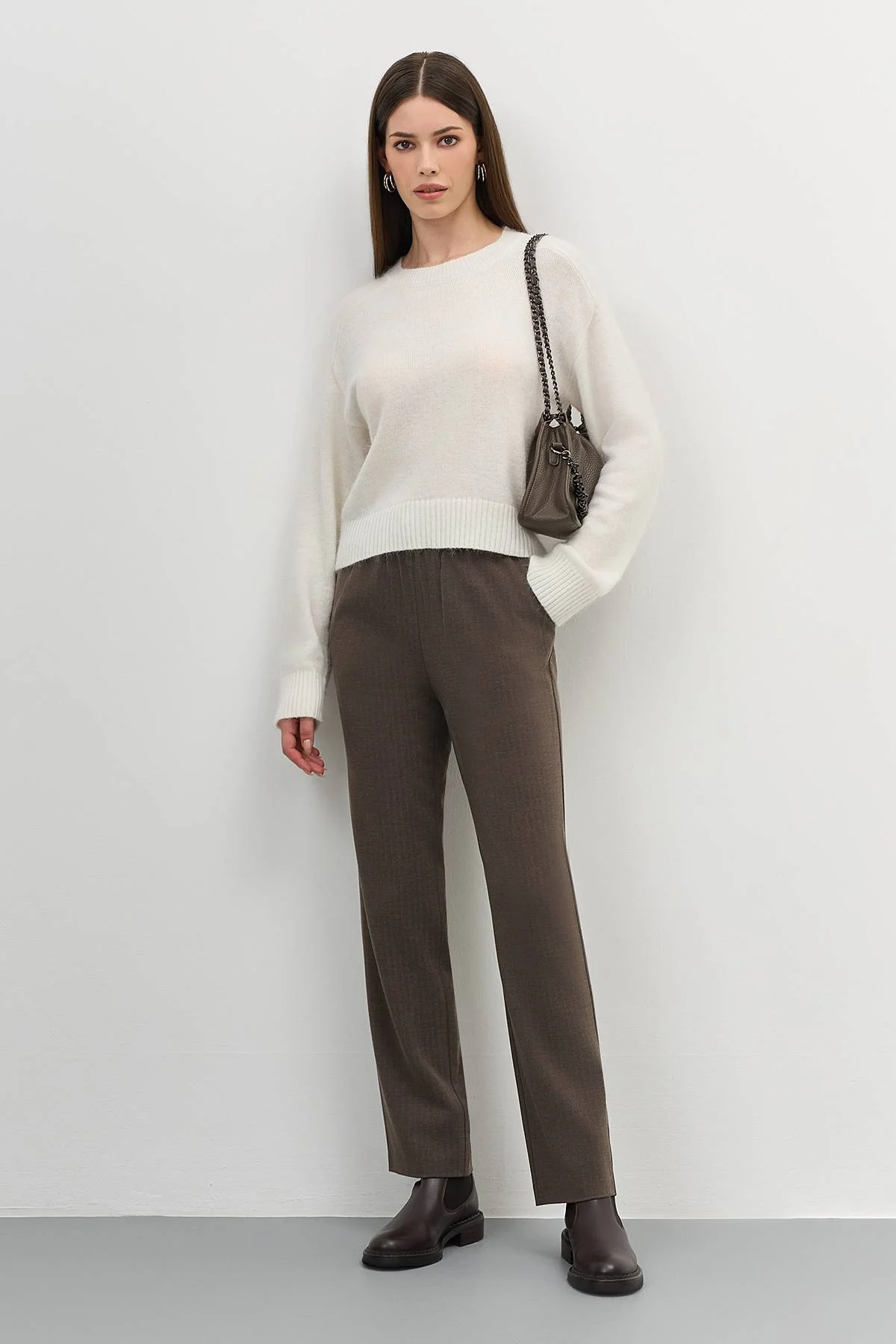 Лимитированная серия пушистый белый джемпер с ангорой и ремень, 40 Лимитированная серия пушистый белый джемпер с ангорой и ремень, 40