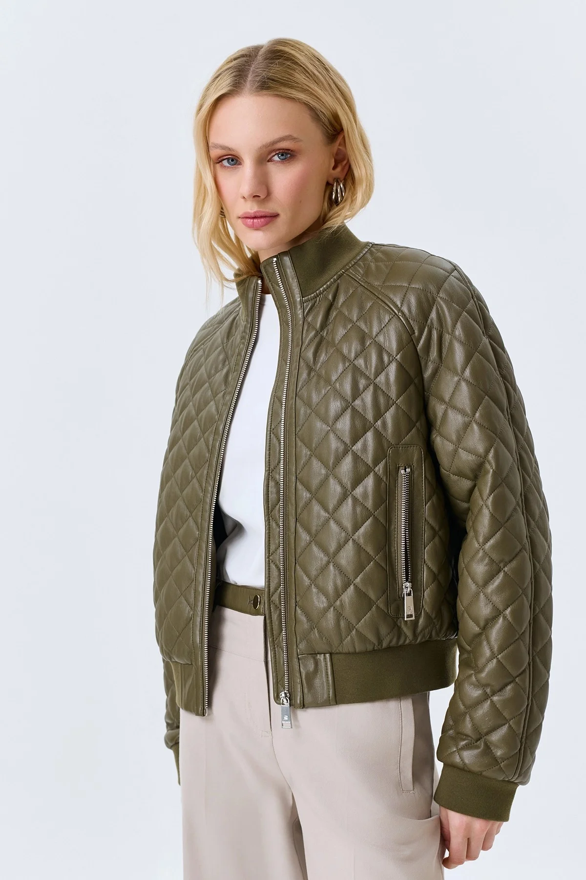 Стеганый бомбер из эко кожи, 42