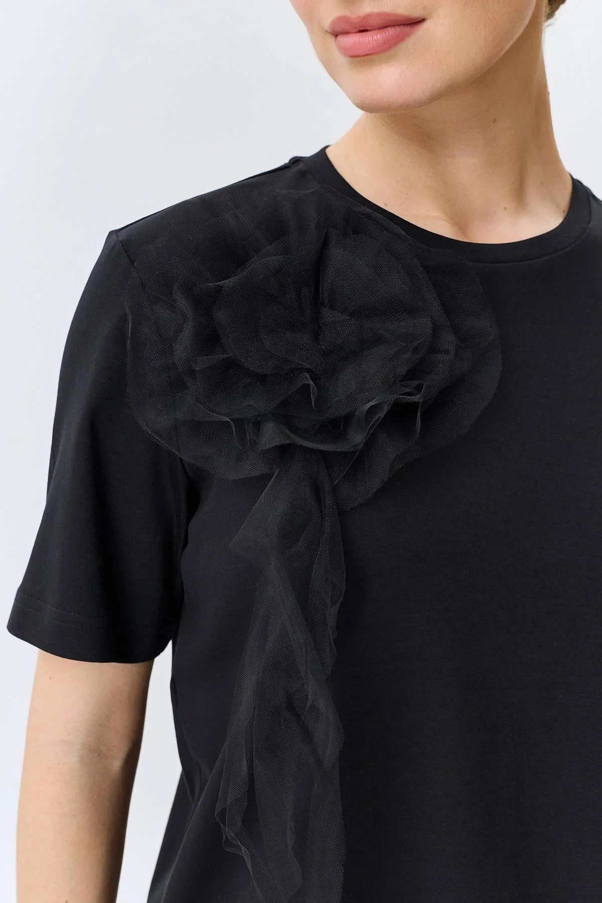 Футболка с объемной аппликацией, 38