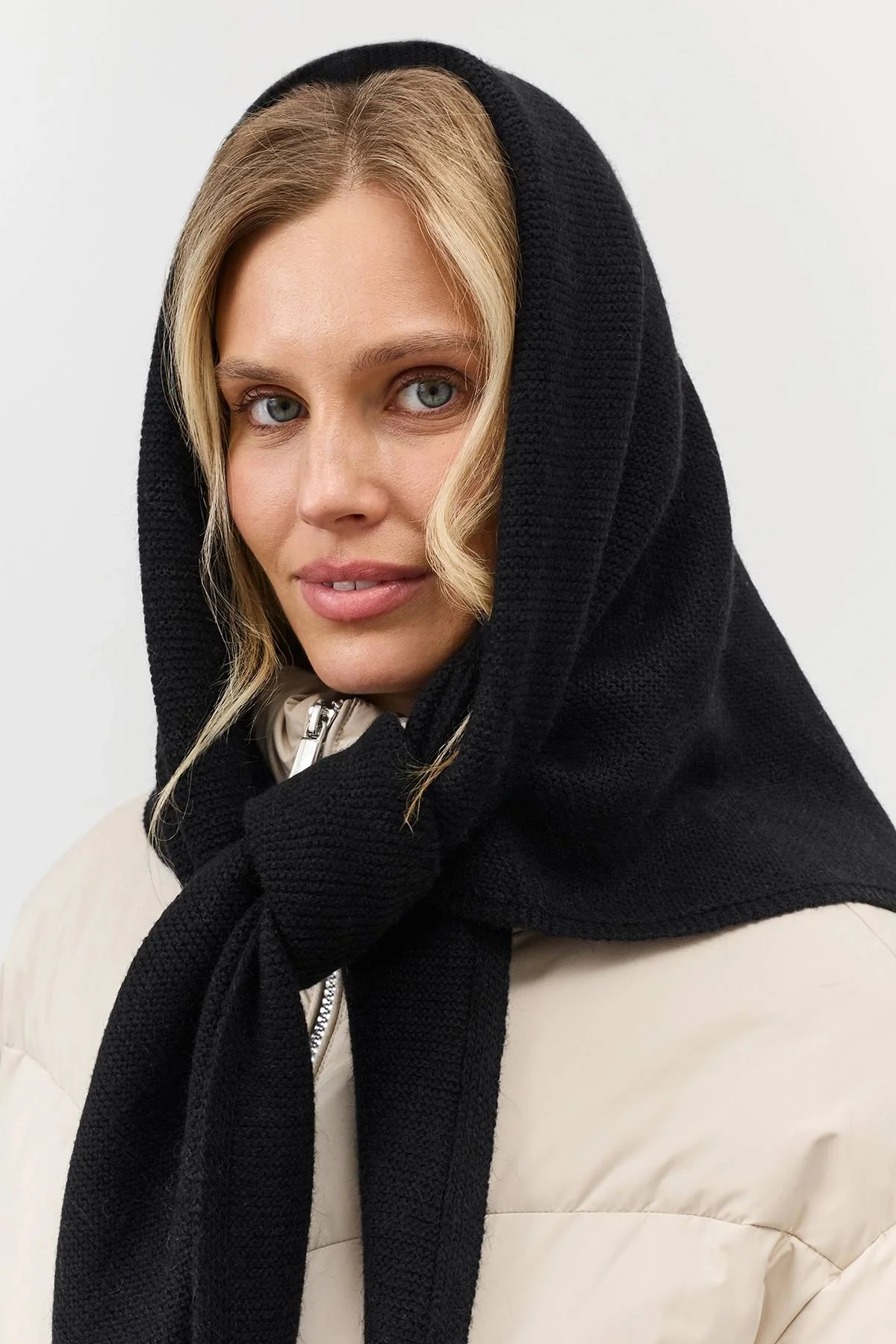 Черная косынка с ангорой, One