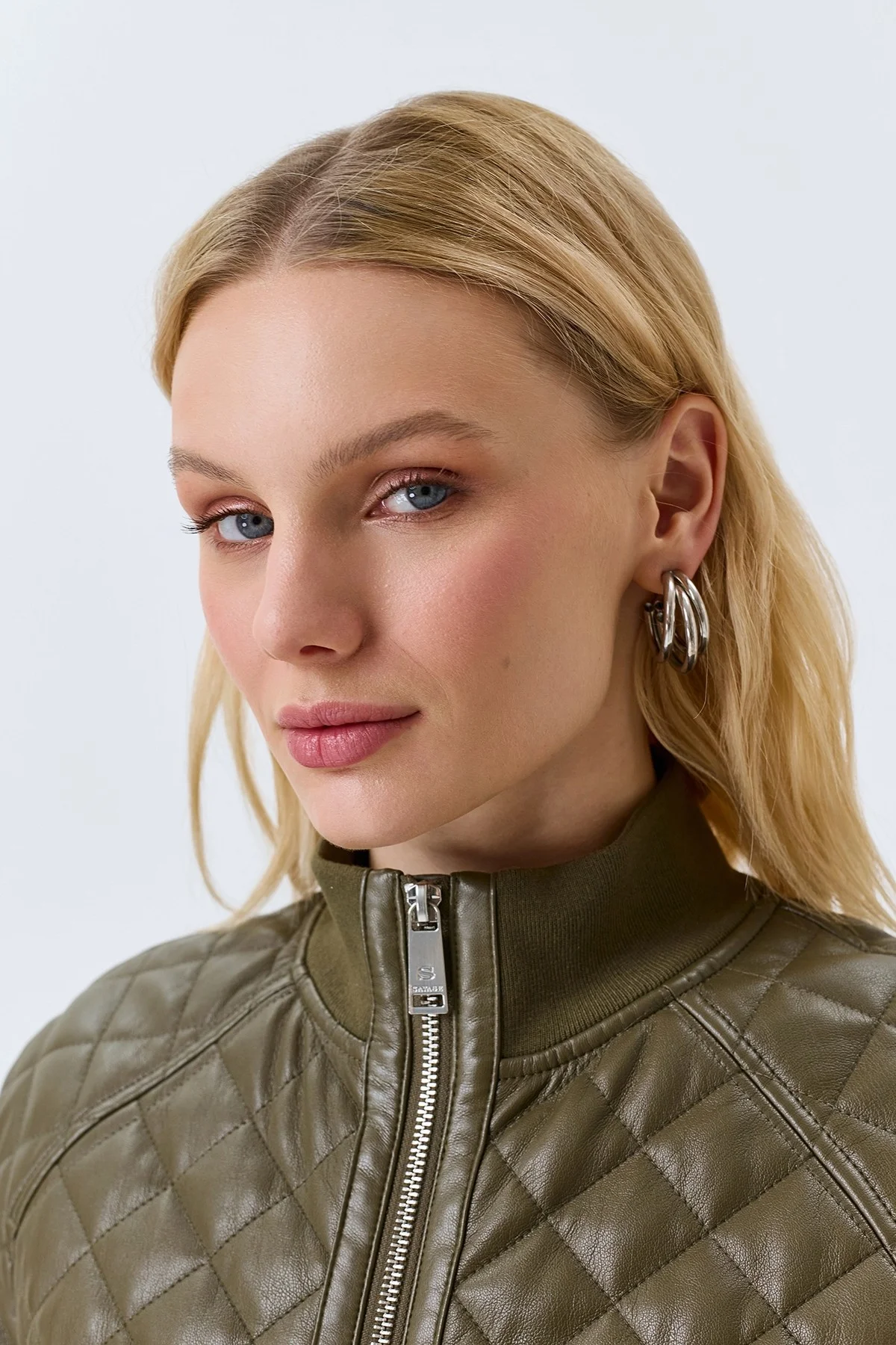 Стеганый бомбер из эко кожи, 50