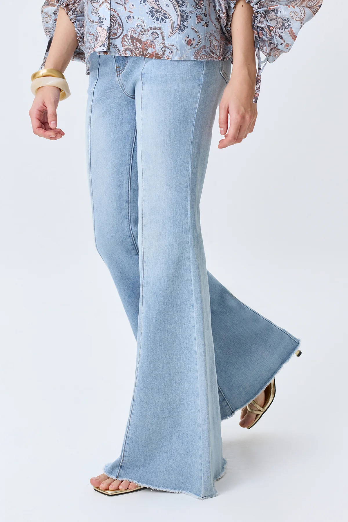 Широкие джинсы с контрастными швами, 50