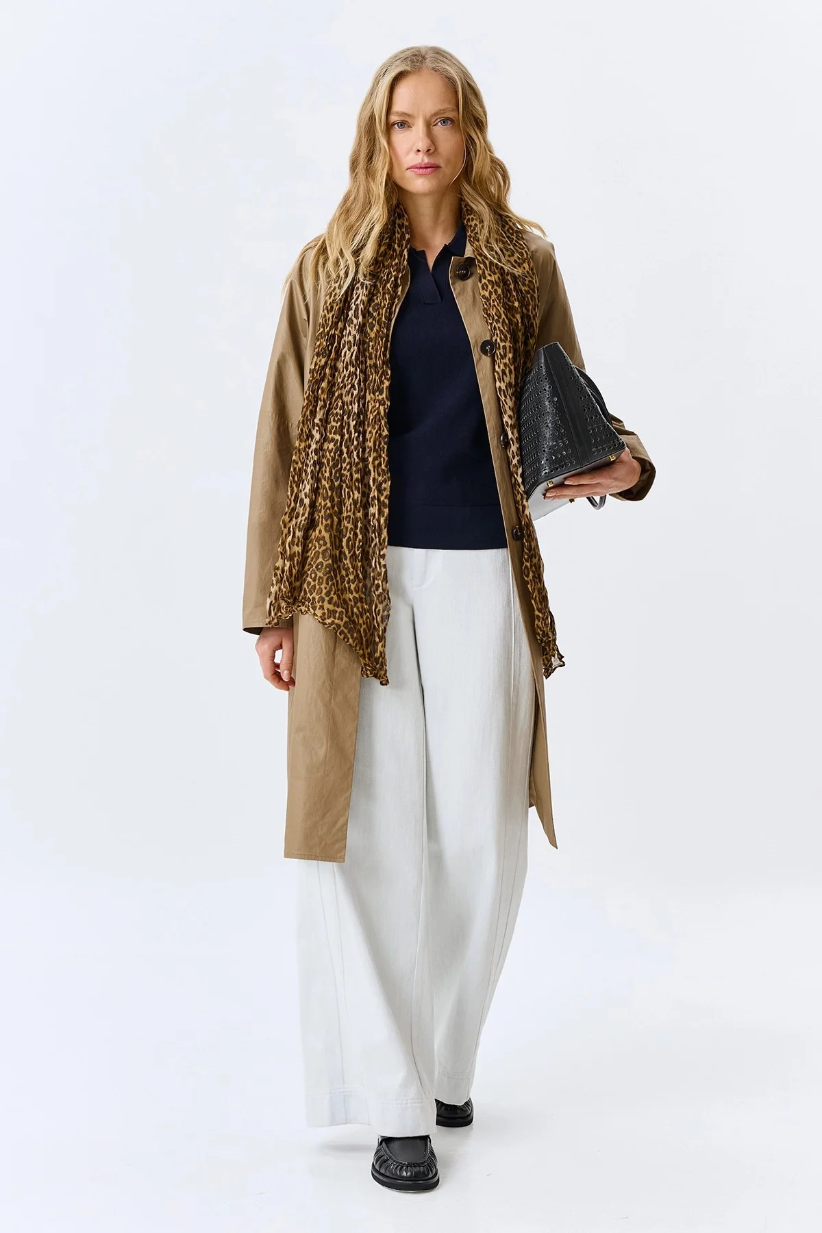 Тонкий палантин с анималистичным принтом, One