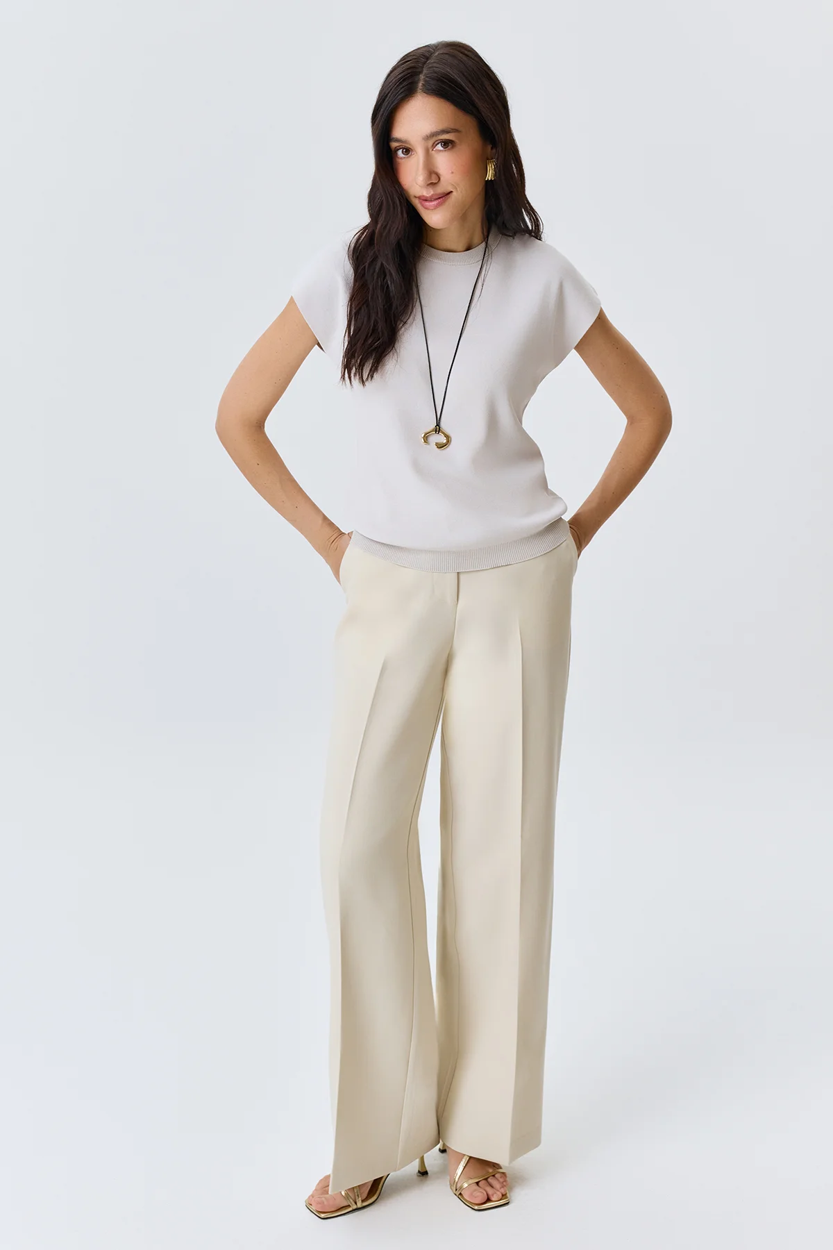 Светлый вязаный топ из вискозы, 44