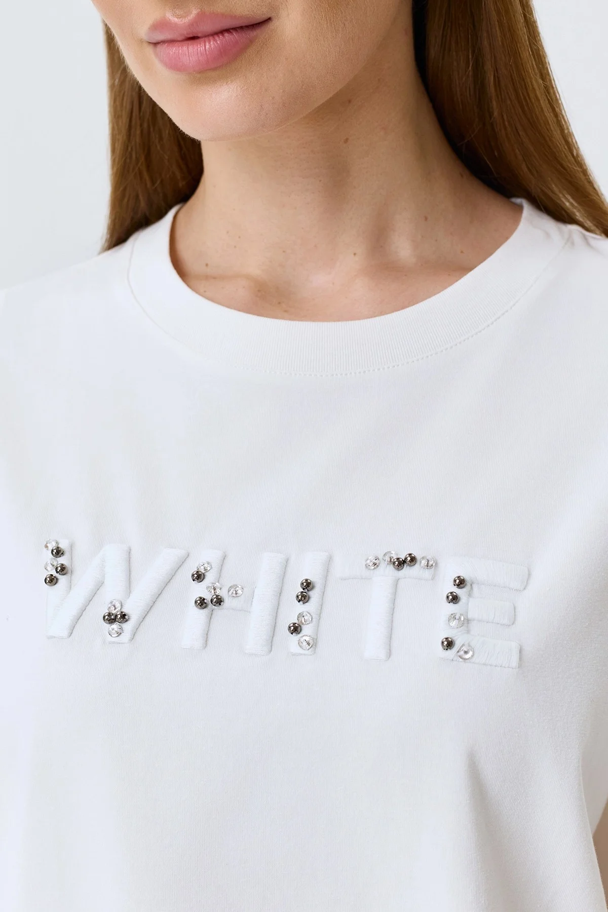 Футболка с объемной вышивкой, 40