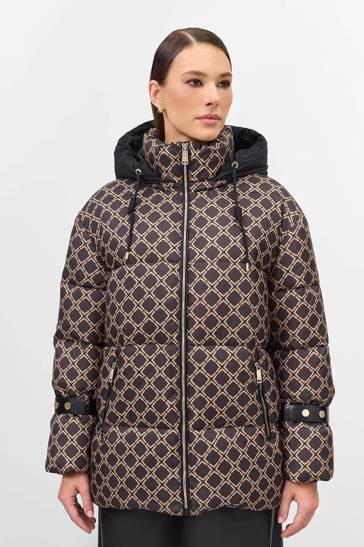 Лимитированная серия куртка с геометрическим принтом и палантин, 50