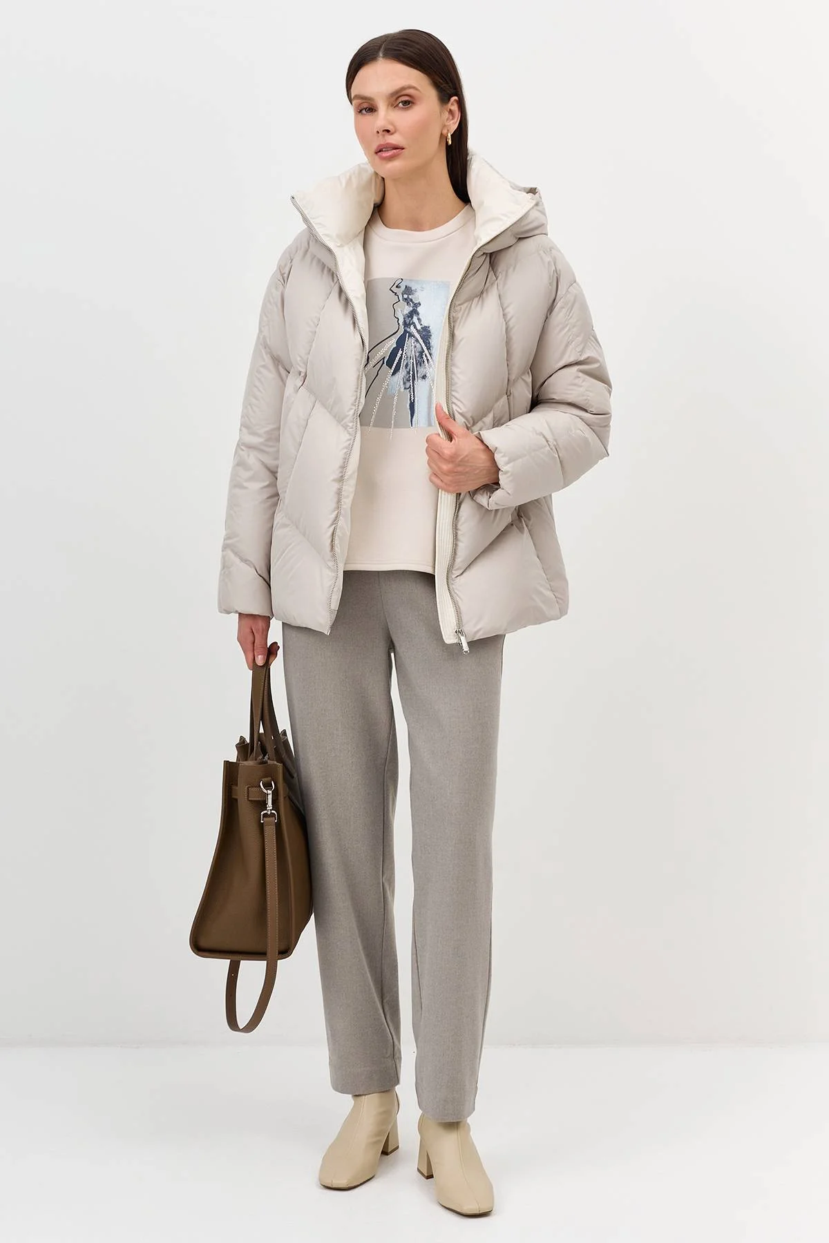 Лимитированная серия куртка бежево-серая с палантином, 36