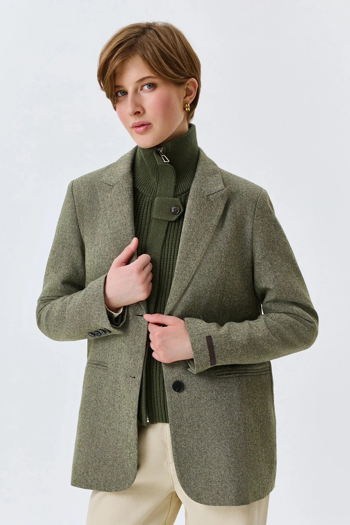 Классический оливковый жакет с узором Herringbone, 52
