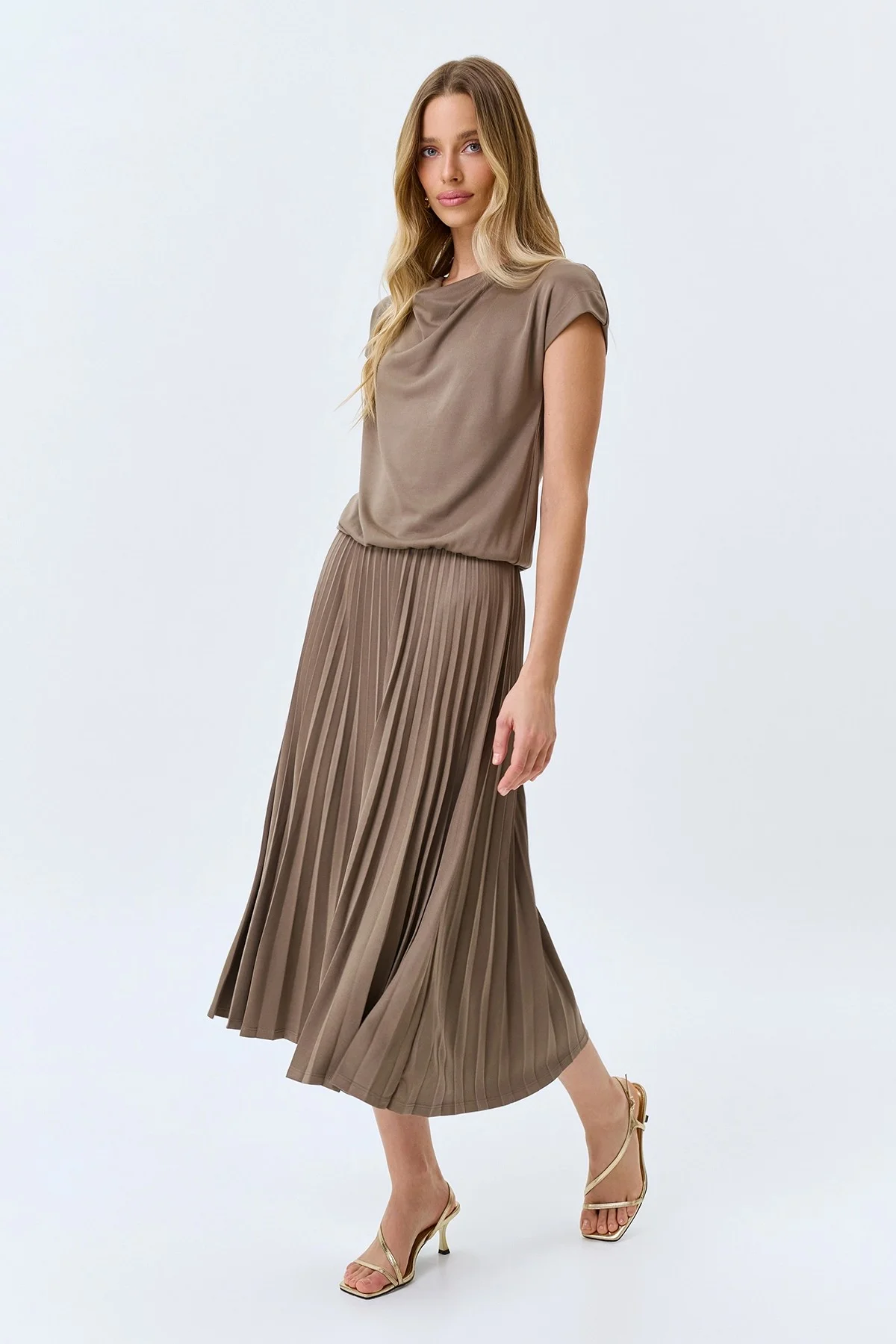 Трикотажное платье с драпировкой и юбкой плиссе, 44