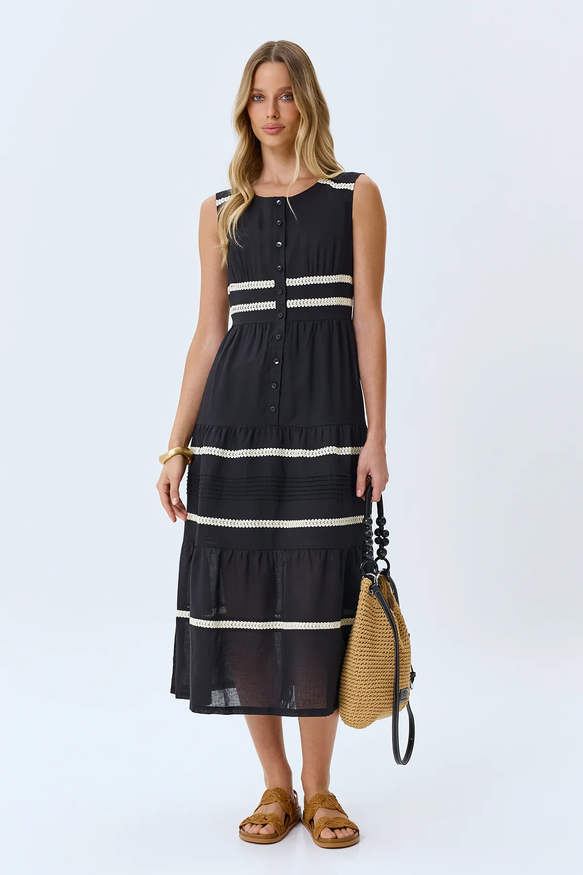 Платье из тенселя с ярусными оборками, 52