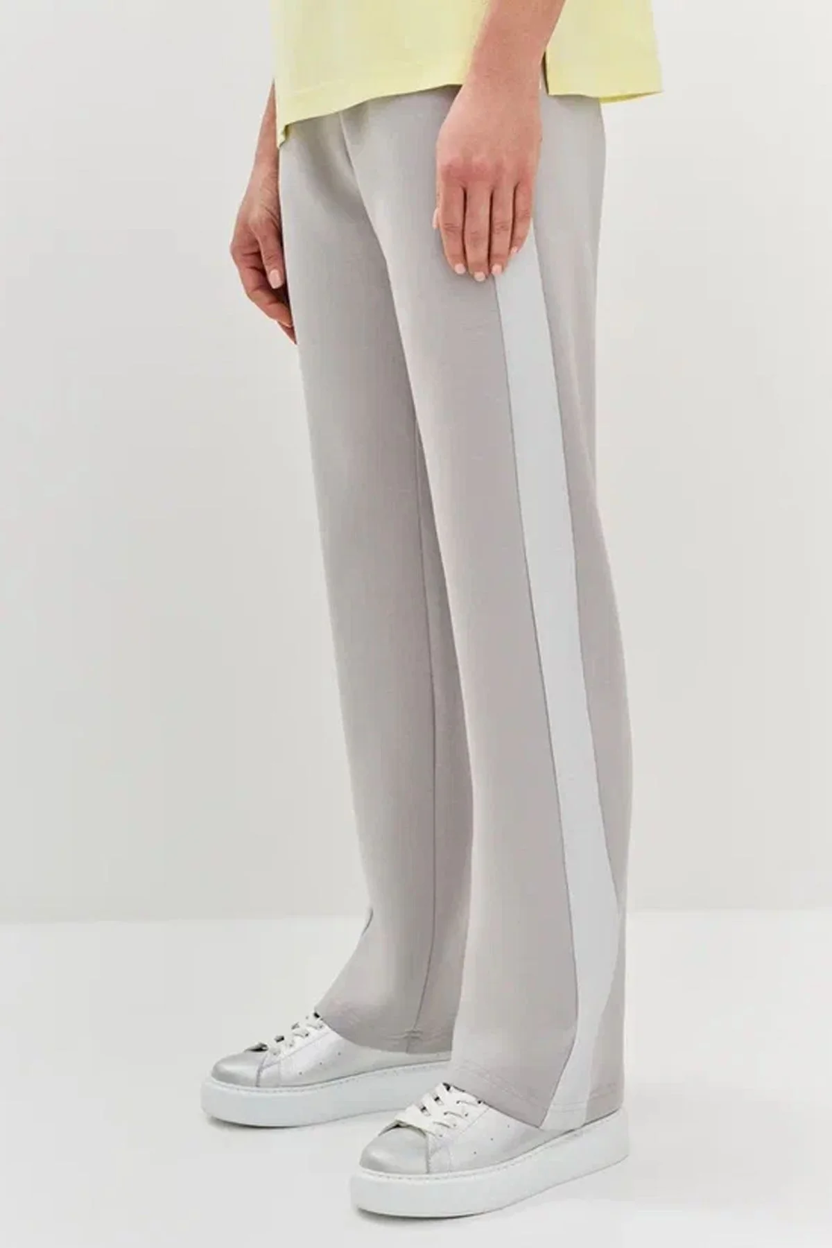 Брюки в спортивном стиле с кулисой на талии, 52р