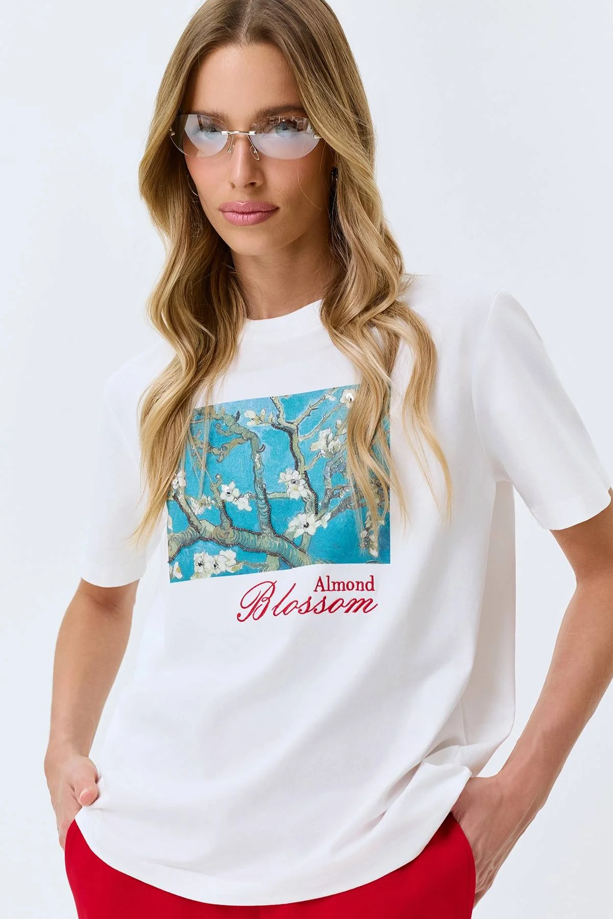 Oversize футболка с вышивкой и принтом, 52