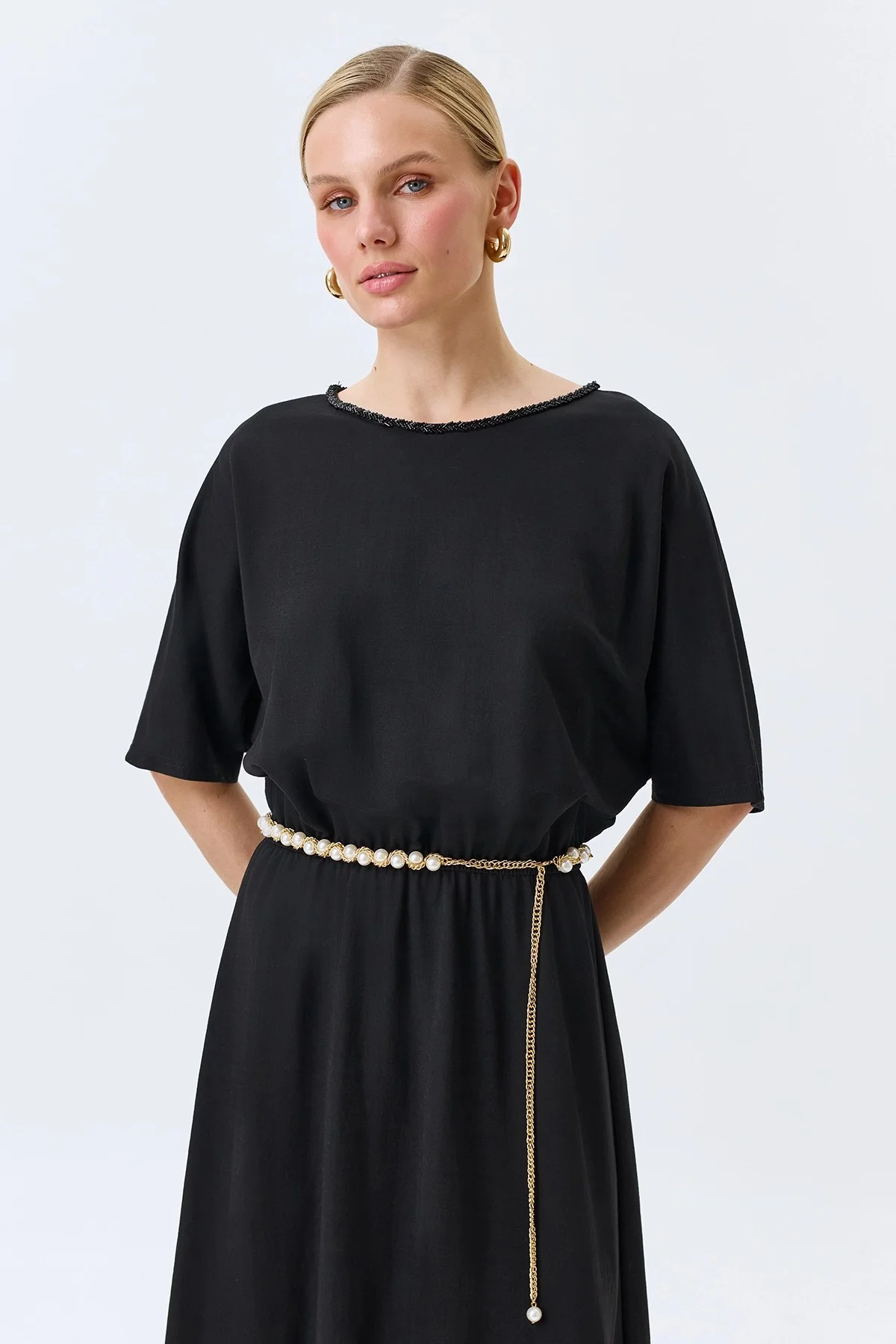 Ремень-цепочка с яркими жемчужинами, One