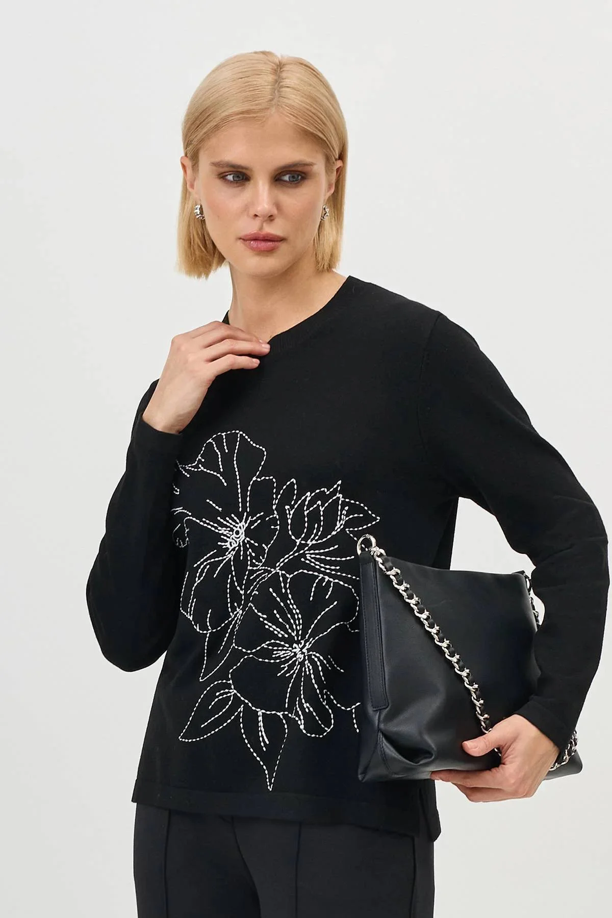 Джемпер с контрастной вышивкой, 42