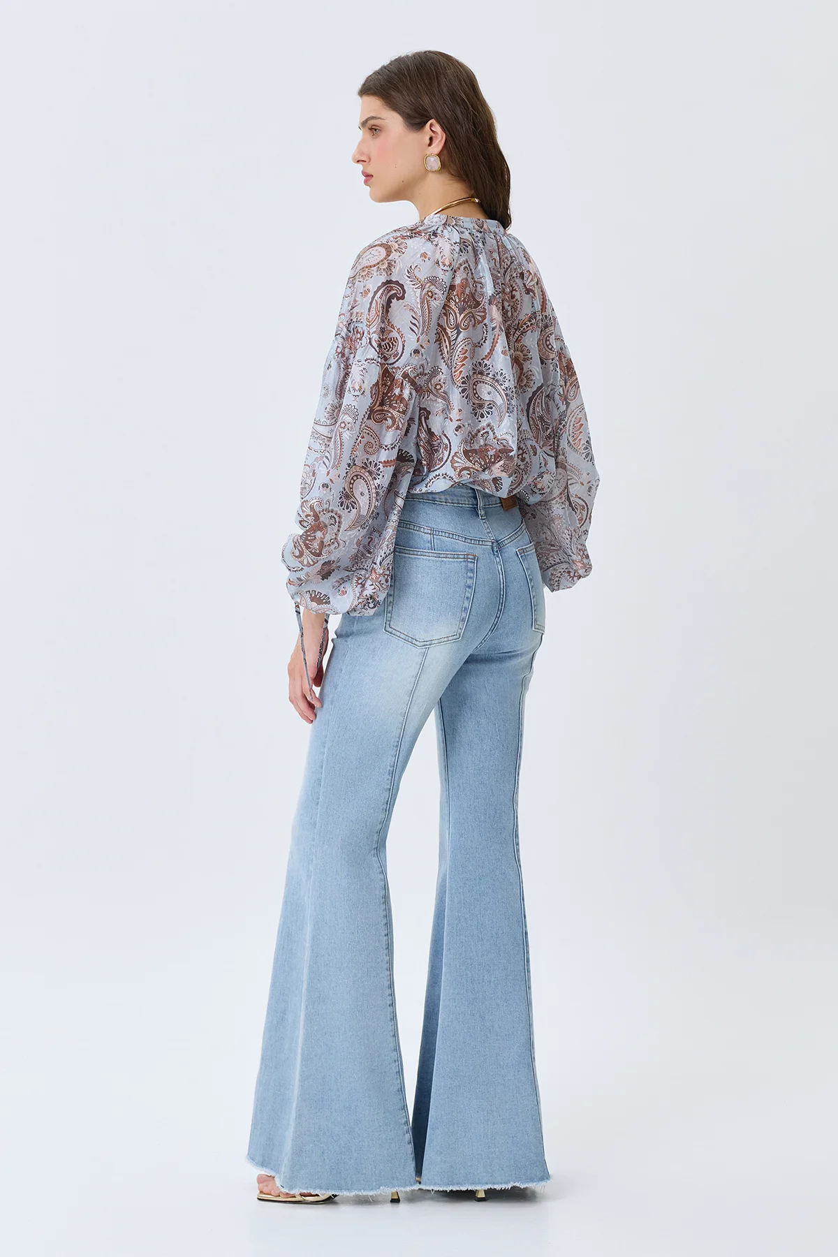 Широкие джинсы с контрастными швами, 50