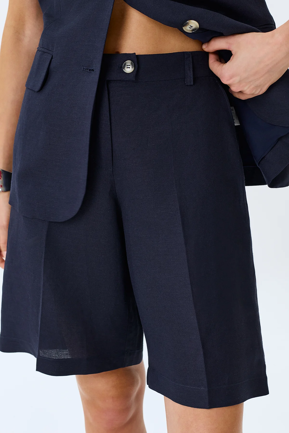 Льняные бермуды с мягкими стрелками, 48