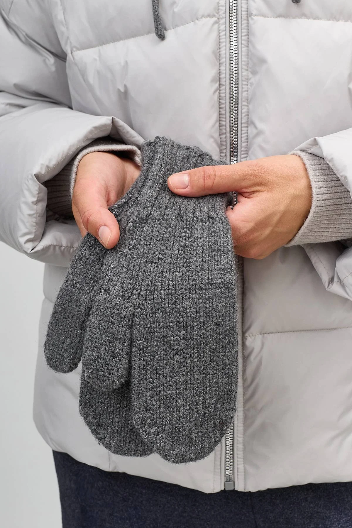 Теплые варежки с ангорой, One