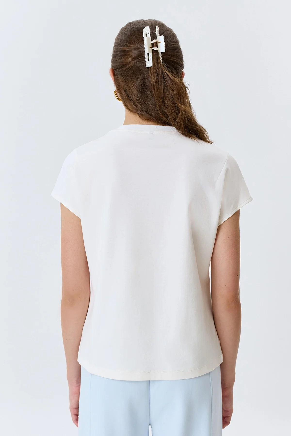 Базовая белая футболка из 100% хлопка, 44