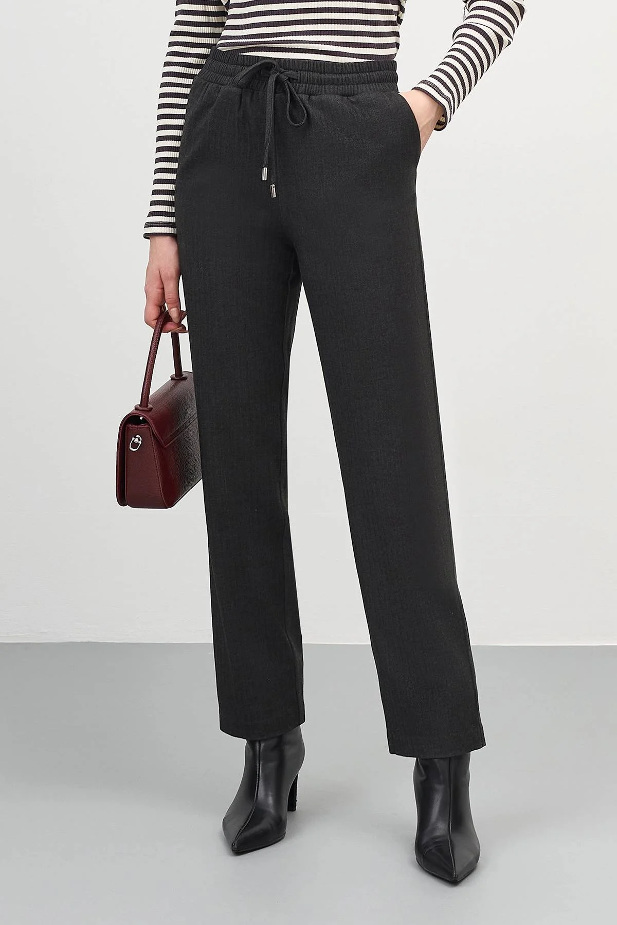 Светлая базовая манишка, 42